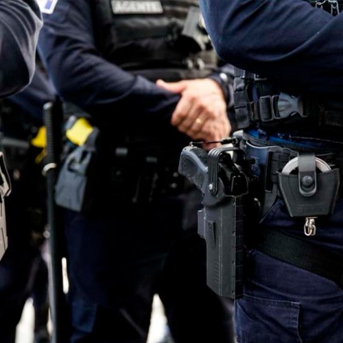 Guardas municipais começam a usar armas de fogo no Recife.